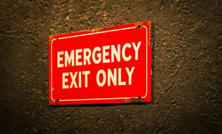 travel warning updates available